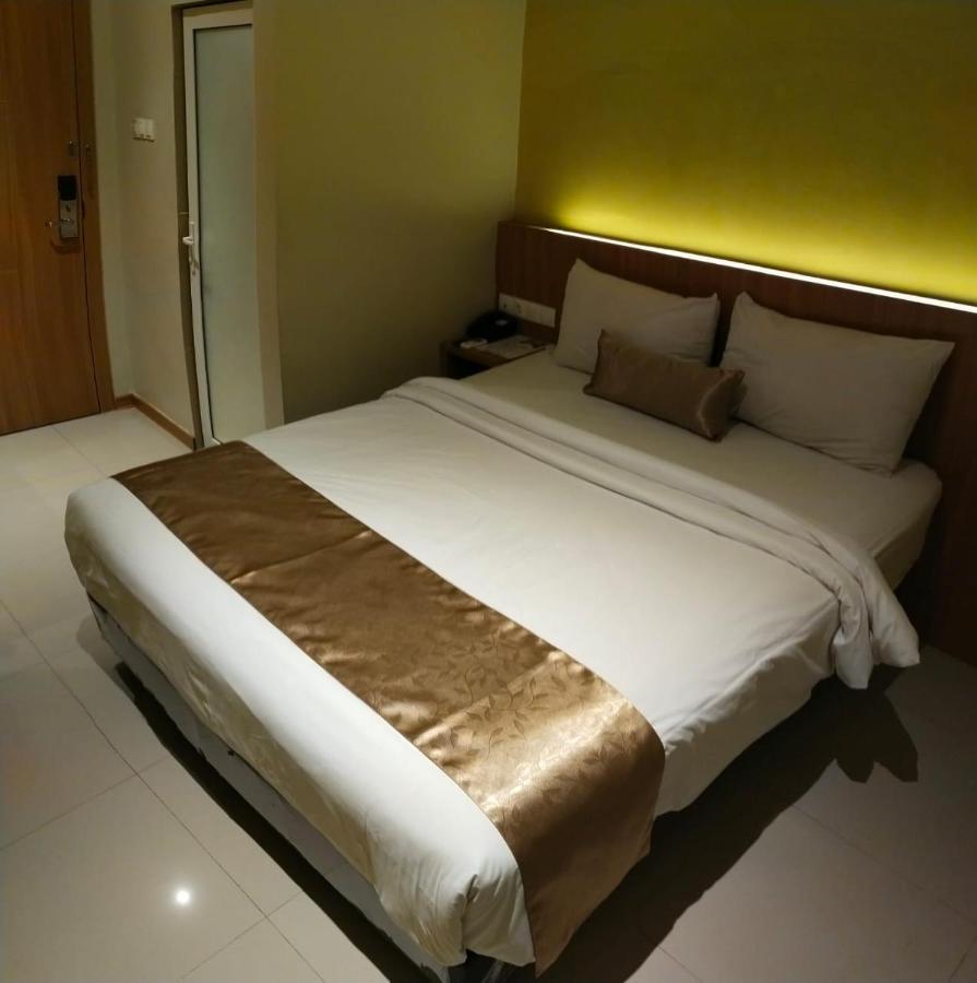 Deli Hotel Medan Luaran gambar