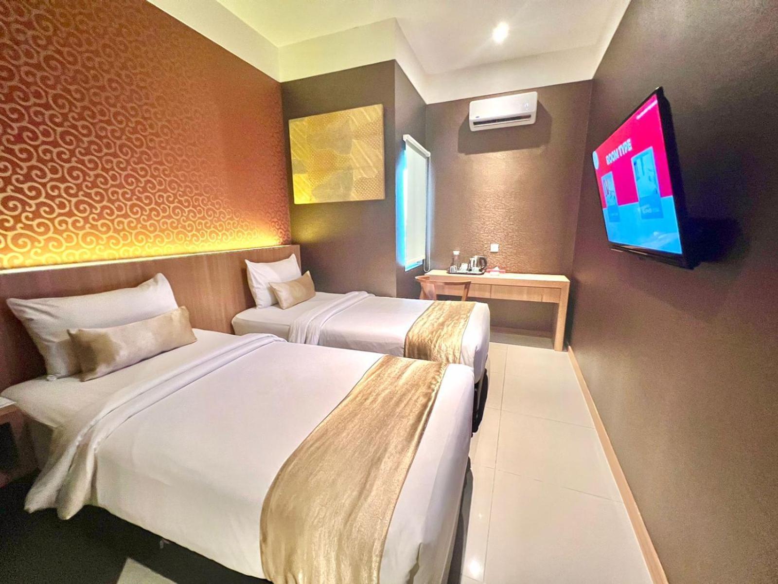 Deli Hotel Medan Luaran gambar