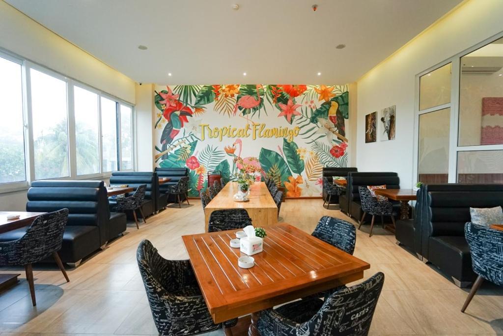 Deli Hotel Medan Luaran gambar