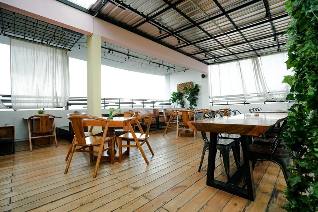 Deli Hotel Medan Luaran gambar
