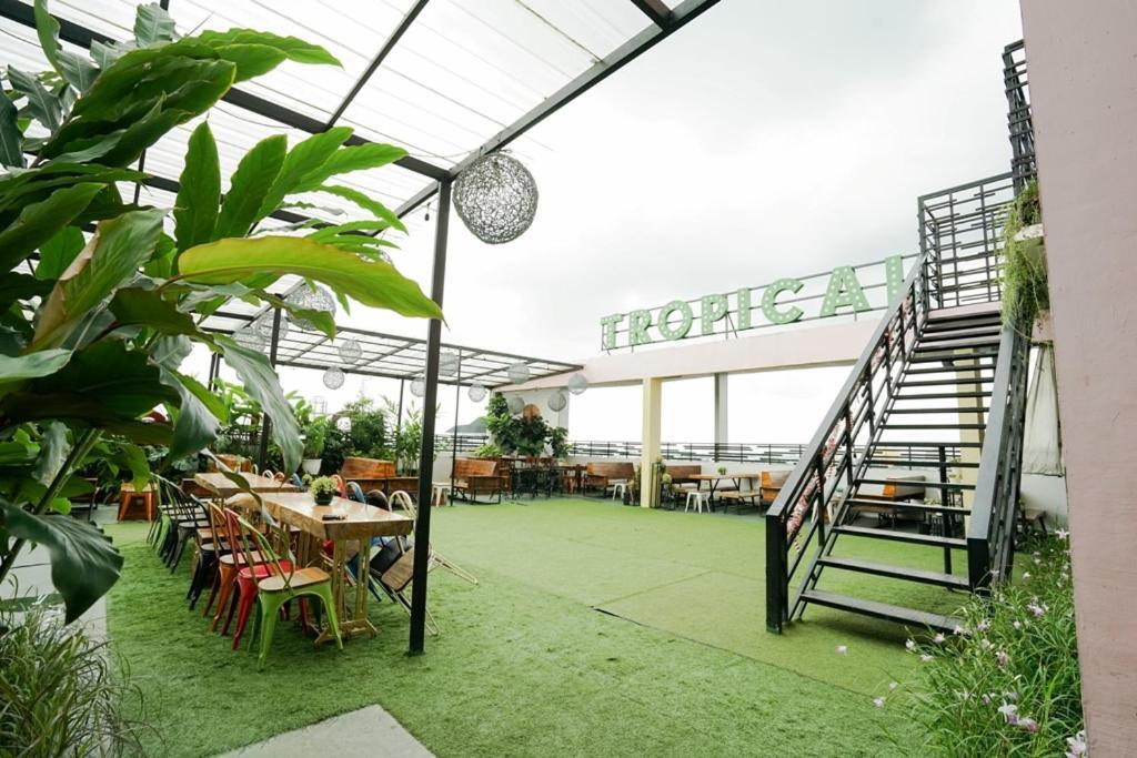 Deli Hotel Medan Luaran gambar