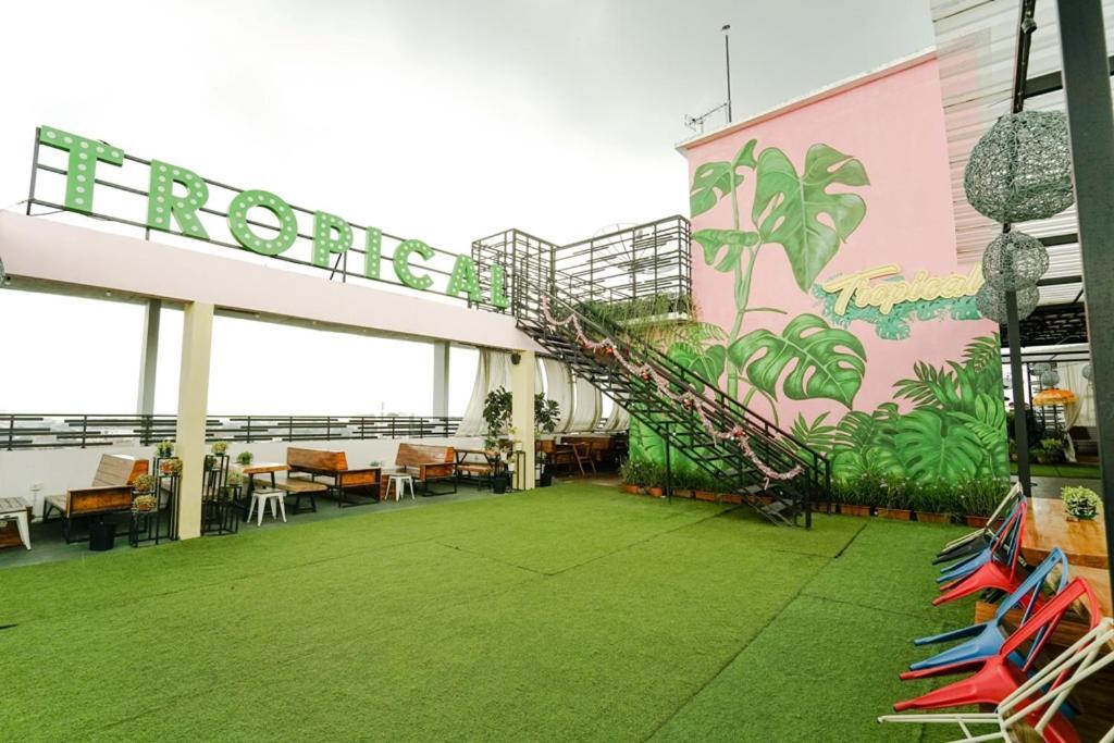 Deli Hotel Medan Luaran gambar